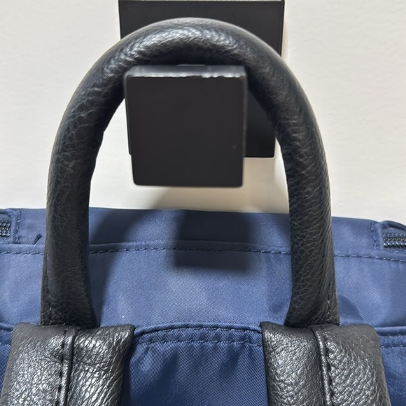 Seven Days Backpack - Picture 3 of 10